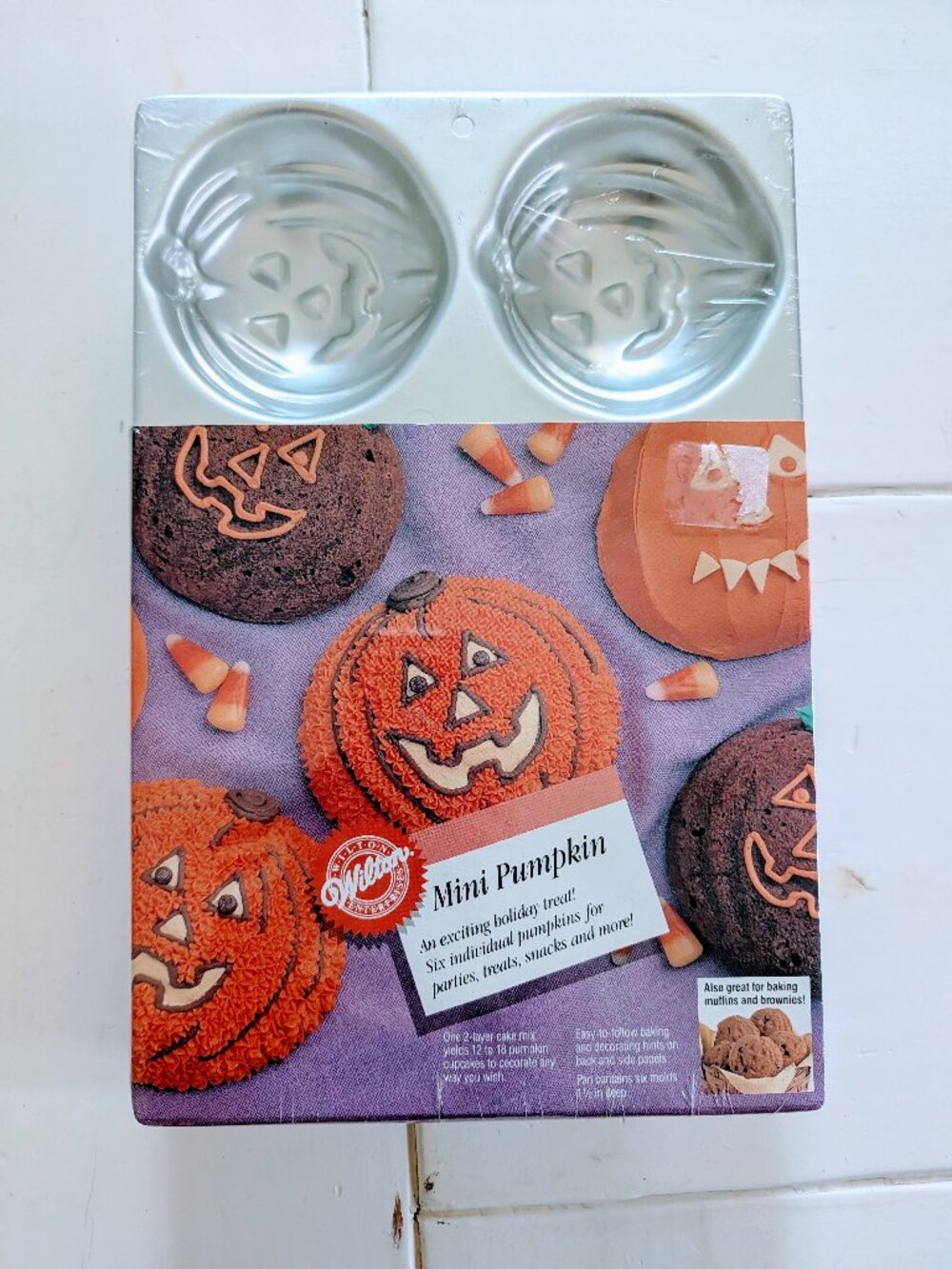 VTG 1983 Wilton Halloween Mini Pumpkin Mold Pan 6 Cupcake Treat Pan NOS Sealed